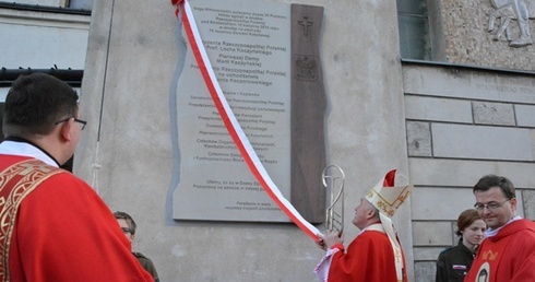 Smoleńskie tablice na Żoliborzu 