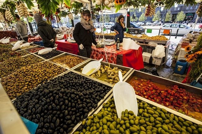 Salami z Toskanii, oliwa z Sycylii