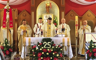 Dziękczynna Eucharystia za ćwierćwiecze parafii