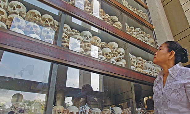 Centrum Ludobójstwa Choeung Ek w Phnom Penh jest jednym z nielicznych miejsc przypominających o zbrodniach Czerwonych Khmerów
