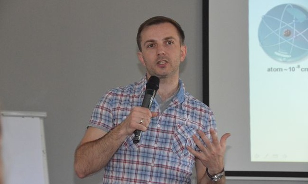 Wykład poprowadził dr Tomasz Rożek
