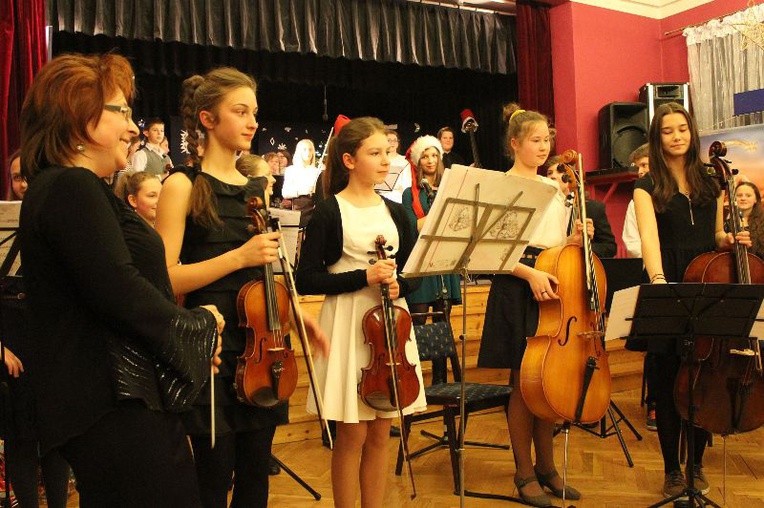 Utalentowani młodzi muzycy zagrają pod dyrekcją Zuzanny Pradeli na rzecz Hospicjum  św. Jana Pawła II