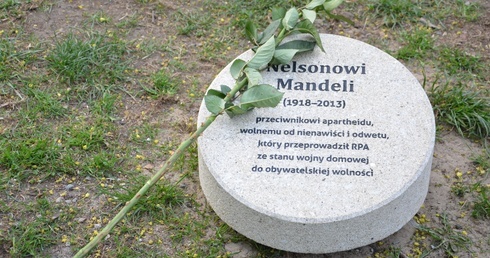 W pojedynkę naprawiali świat