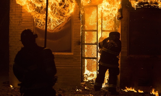 Baltimore w ogniu protestów
