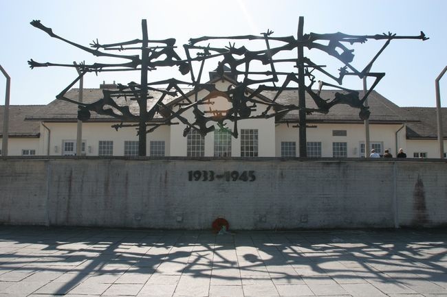 Pomnik ofriar w Dachau