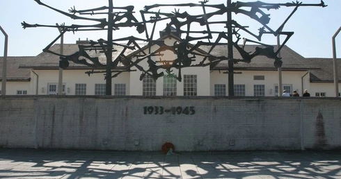 Pomnik ofriar w Dachau