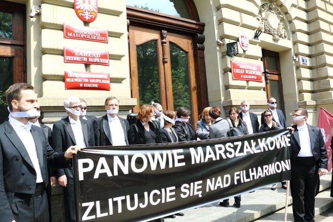 Niemy protest filharmoników krakowskich