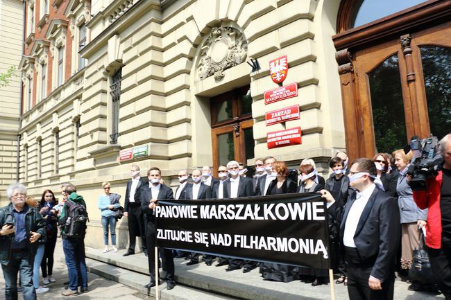 Niemy protest filharmoników krakowskich