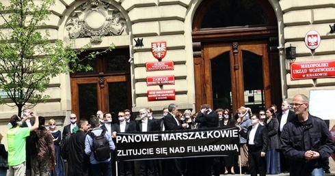 Niemy protest filharmoników krakowskich