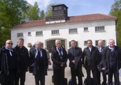 Jak zachowałbyś się w Dachau?