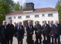 Jak zachowałbyś się w Dachau?