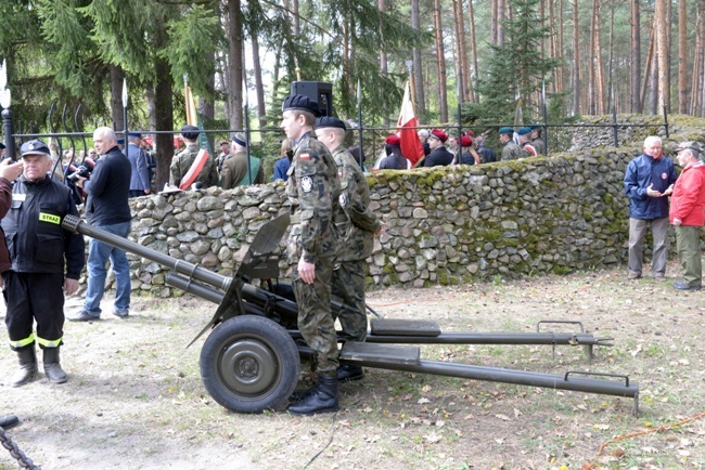 75. rocznica śmierci Henryka Dobrzańskiego ”Hubala”