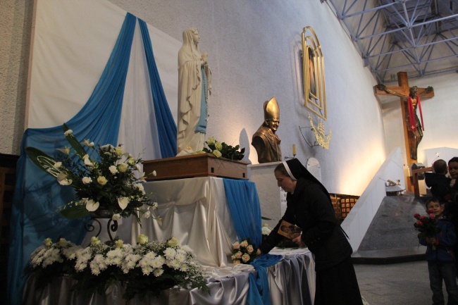 Figura MB z Lourdes w Gdyni