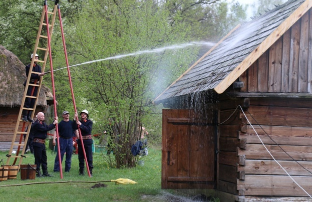 "Pali się! Majówka ze strażakiem Waldkiem"