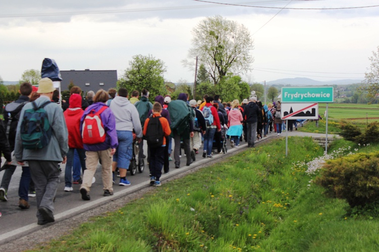 Na trasie drugiego dnia: przez Wieprz i Tomice do Wysokiej