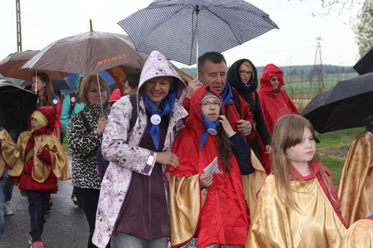 Pielgrzymka z Roszkowej Woli do Żdżar