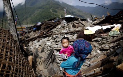 Już ponad 7 tysięcy ofiar w Nepalu