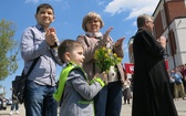 Piesi pielgrzymi w centrum Jana Pawła II