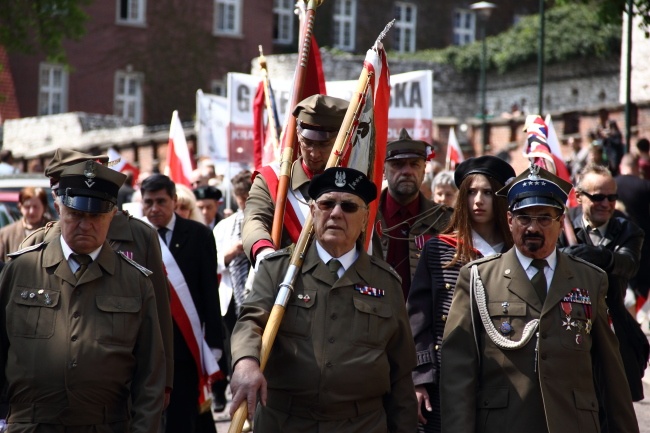 Msza św. i pochód patriotyczny