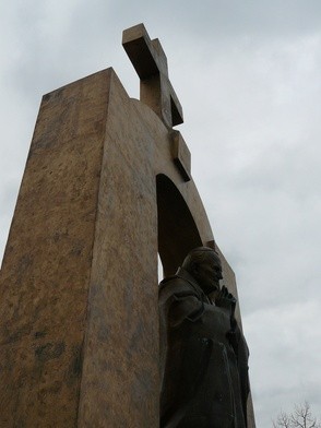 Jest ostateczne rozwiązanie dla pomnika św. Jana Pawła II w Ploërmel?