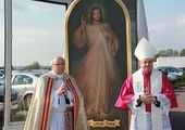 Na klęczkach wypraszali łaski