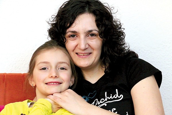 Armine Ożga-Margaryan z córką Emilią