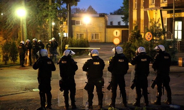 30 podejrzanych ws. zamieszek w Knurowie