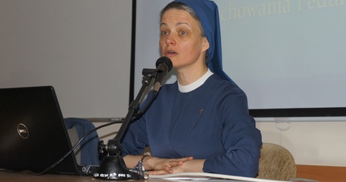 Wykład o gender wygłosiła s. Anna Maria Pudełko, apostolinka, psychopedagog powołania