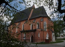 Kościół pw. św. Stanisława bp oraz św. Tomasza Apostoła jest najstarszym kościołem w naszej diecezji