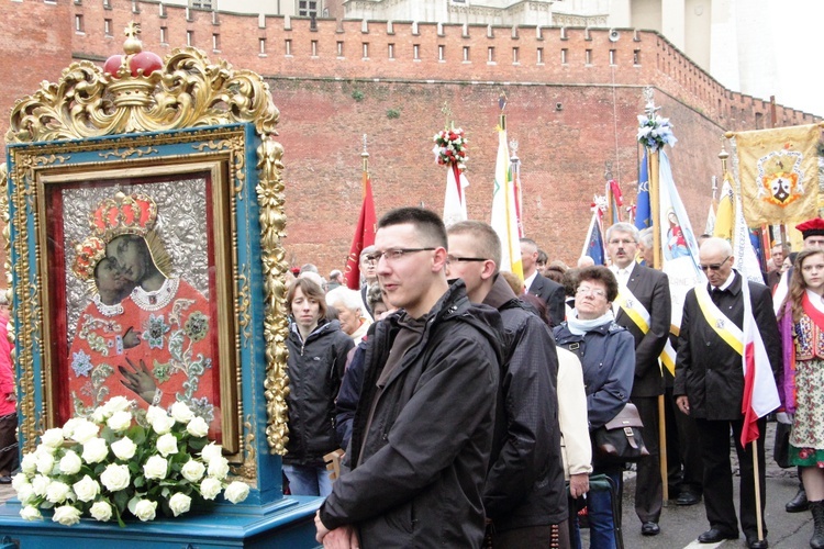 Procesja ku czci św. Stanisława z Wawelu na Skałkę - cz. 1