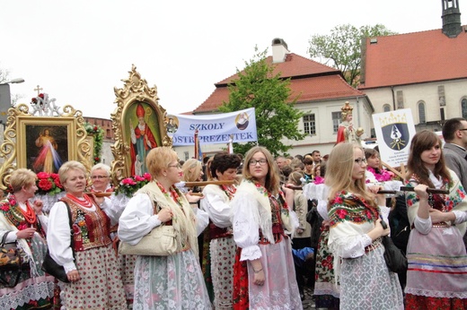 Procesja ku czci św. Stanisława z Wawelu na Skałkę - cz. 1