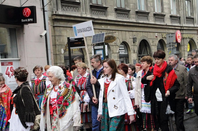 Procesja ku czci św. Stanisława z Wawelu na Skałkę - cz. 1