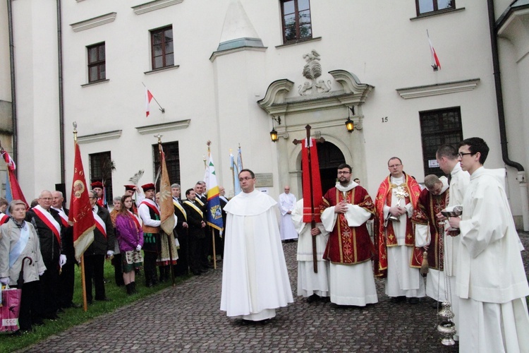 Procesja ku czci św. Stanisława z Wawelu na Skałkę - cz. 1