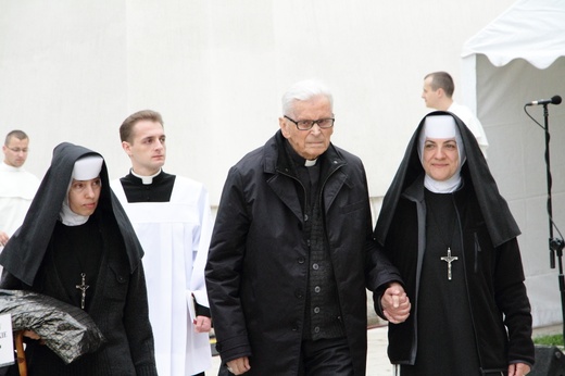 Procesja ku czci św. Stanisława z Wawelu na Skałkę - cz. 1