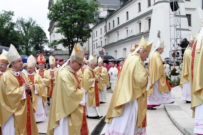 Procesja ku czci św. Stanisława z Wawelu na Skałkę cz. 2