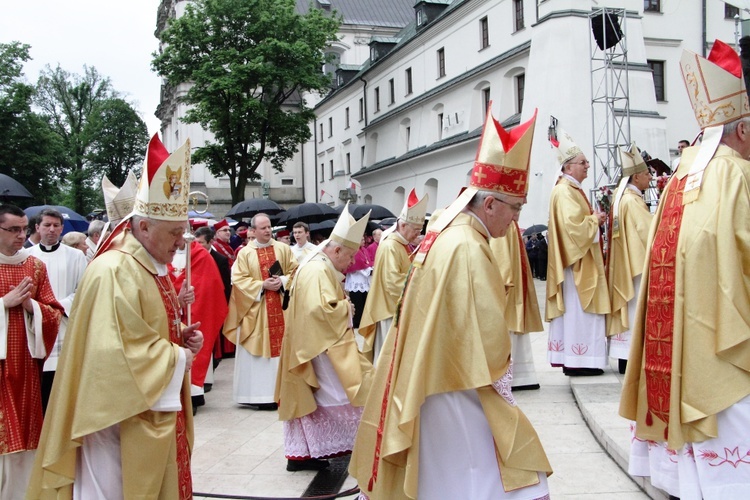 Procesja ku czci św. Stanisława z Wawelu na Skałkę cz. 2