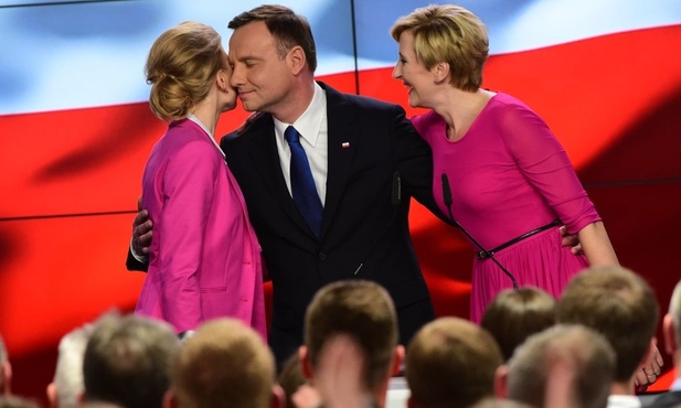 Andrzej Duda najlepszy w I turze