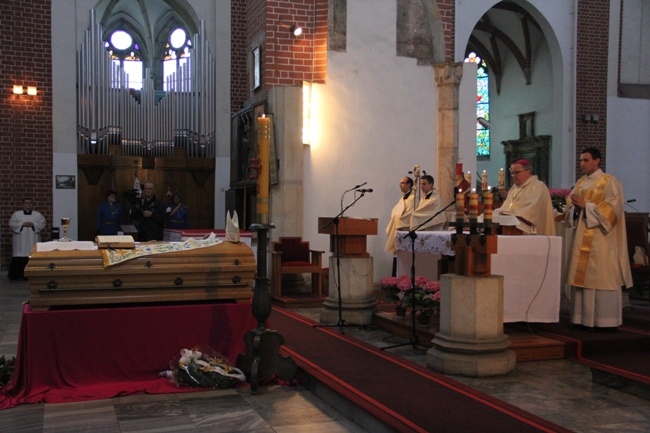 Wrocław żegna bp. Józefa Pazdura