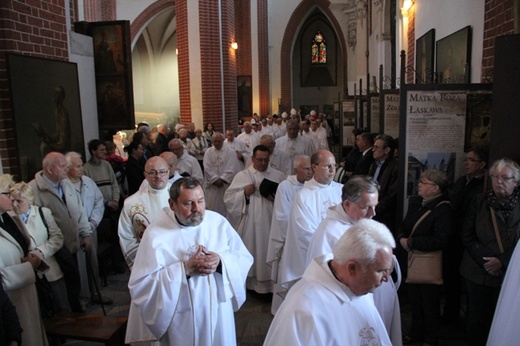 Wrocław żegna bp. Józefa Pazdura