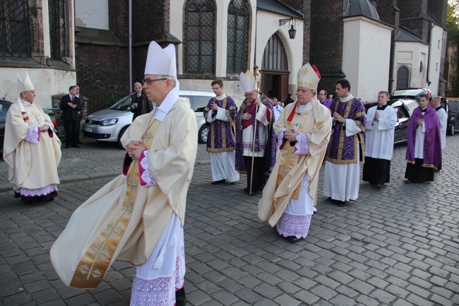 Wrocław żegna bp. Józefa Pazdura