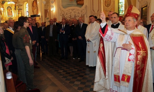 Tablicę poświęcił bp Henryk Tomasik