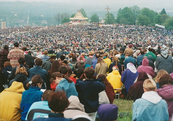 Pielgrzymi na Kaplicówce 22 maja 1995 r. 