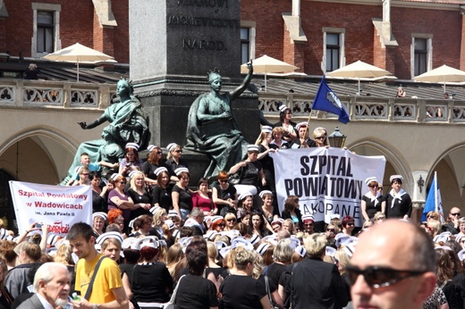 Andrzej Duda na proteście pielęgniarek