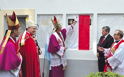 Odsłonięcie pamiątkowej tablicy