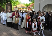 Procesja do kościoła