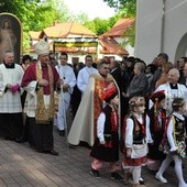 Procesja do kościoła