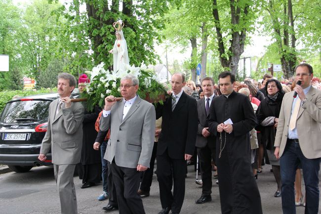 Koronacja figury MB Fatimskiej w parafii św. Wojciecha