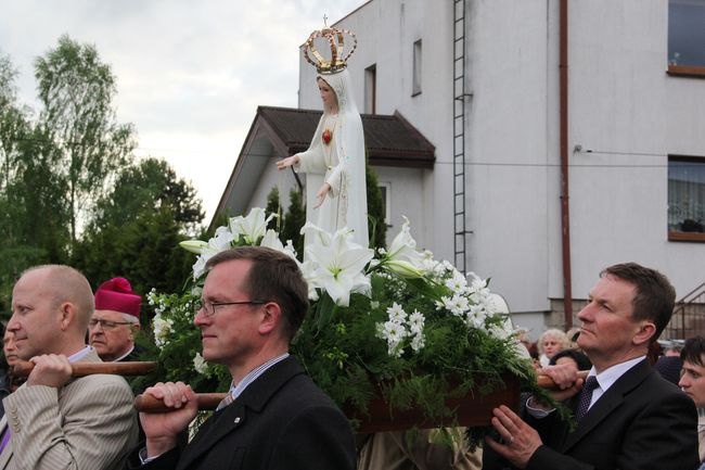 Koronacja figury MB Fatimskiej w parafii św. Wojciecha