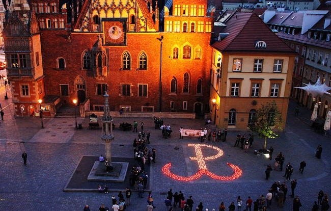Wrocławski rynek zapłonął patriotyzmem