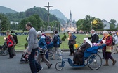 Lourdes, procesja różańcowa